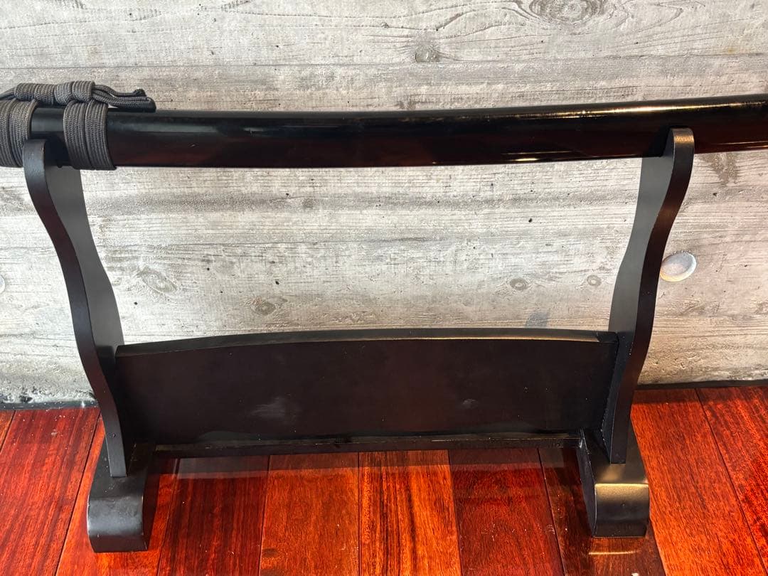 日本刀(模造刀)波紋あり 木製刀掛台付