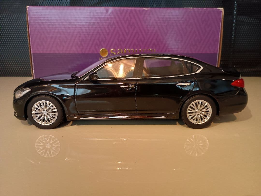 京商 kyosho SAMURA 日産 シーマ Nissan CIMA 1/18