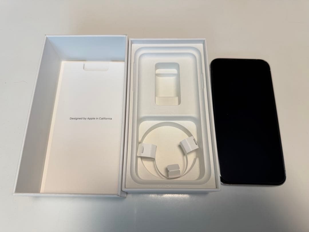 Apple iPhone 13proシルバー 本体