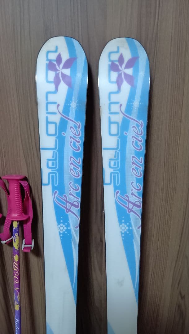 SALOMON レディース　スキー板150 cm 、ストック115cmのセット