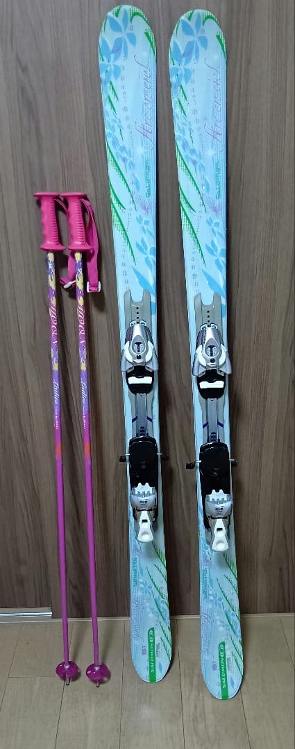 SALOMON レディース　スキー板150 cm 、ストック115cmのセット