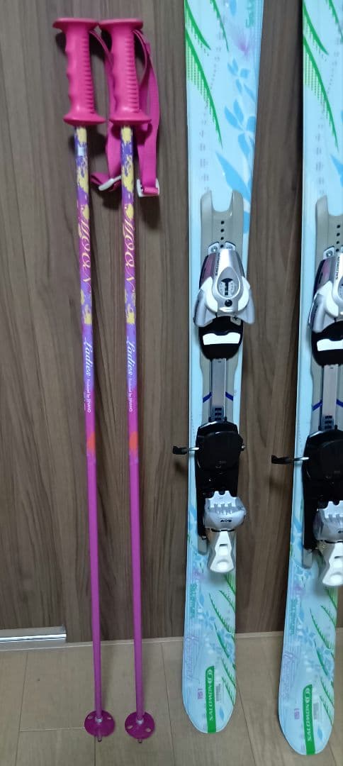SALOMON レディース　スキー板150 cm 、ストック115cmのセット