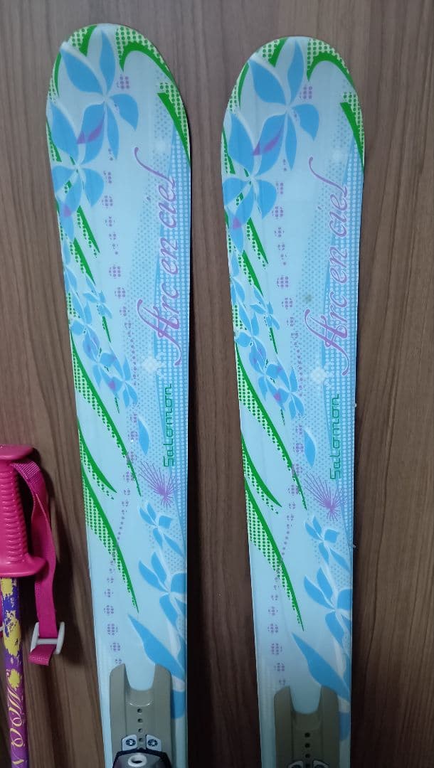 SALOMON レディース　スキー板150 cm 、ストック115cmのセット