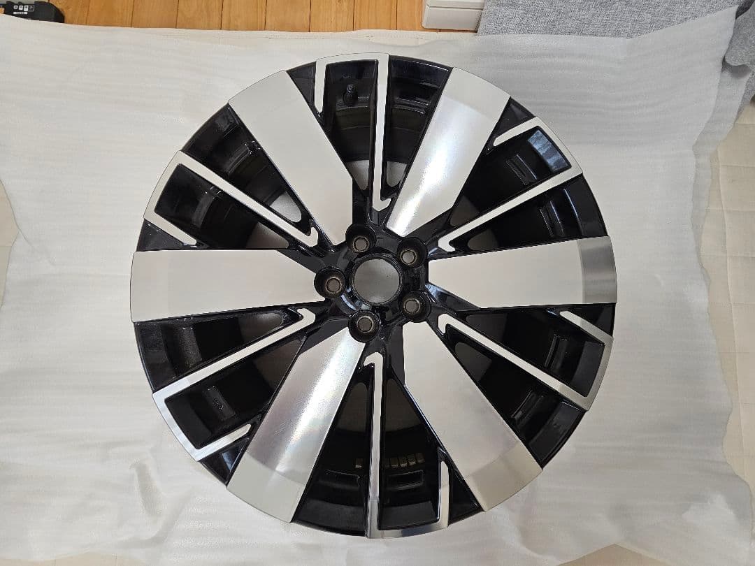 ピ*り様 三菱アウトランダー アルミホイール 1本 5H 114.3 20 8J