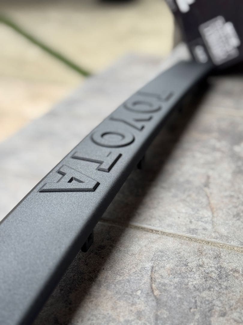 ランドクルーザー250 グリル　モール　リアガーニッシュ　ラプターライナー塗装