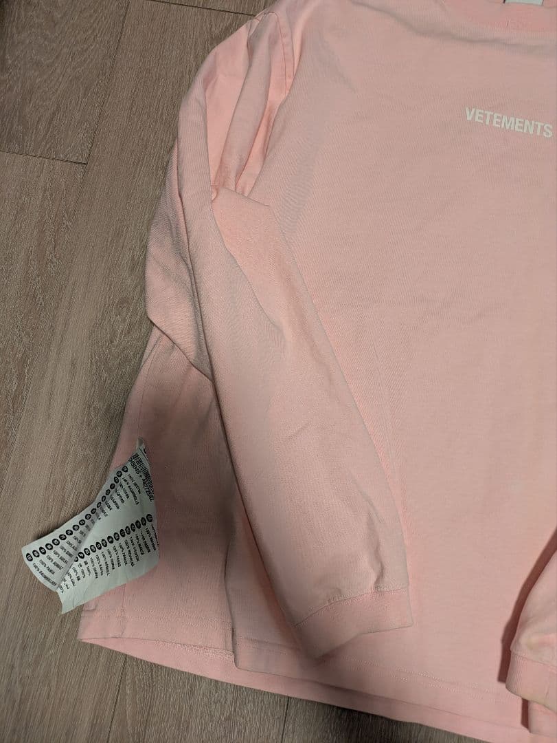 VETEMENTS ロングスリーブTシャツ