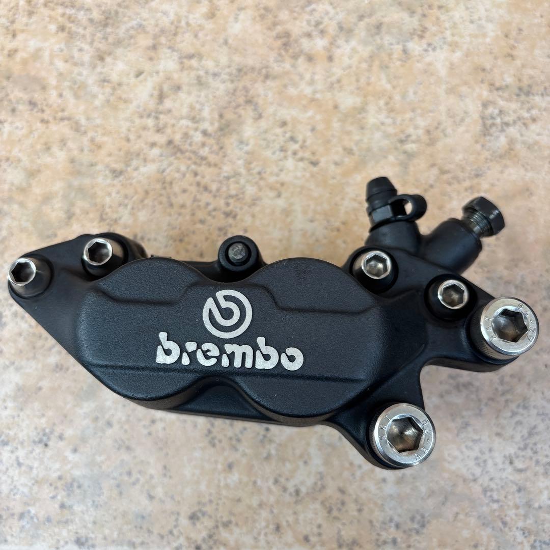 brembo ブレーキキャリパー 黒