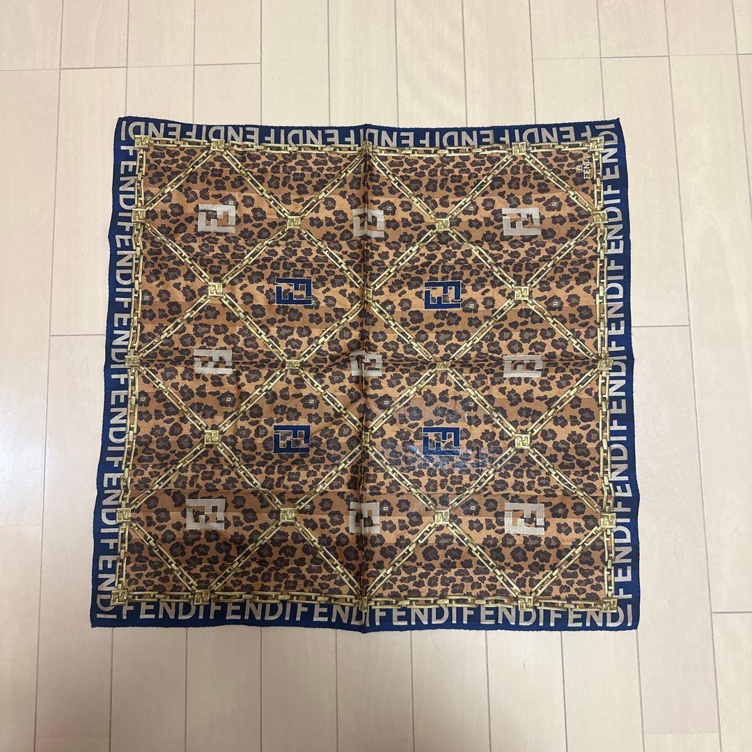 FENDI フェンディ ハンカチ ミニスカーフ