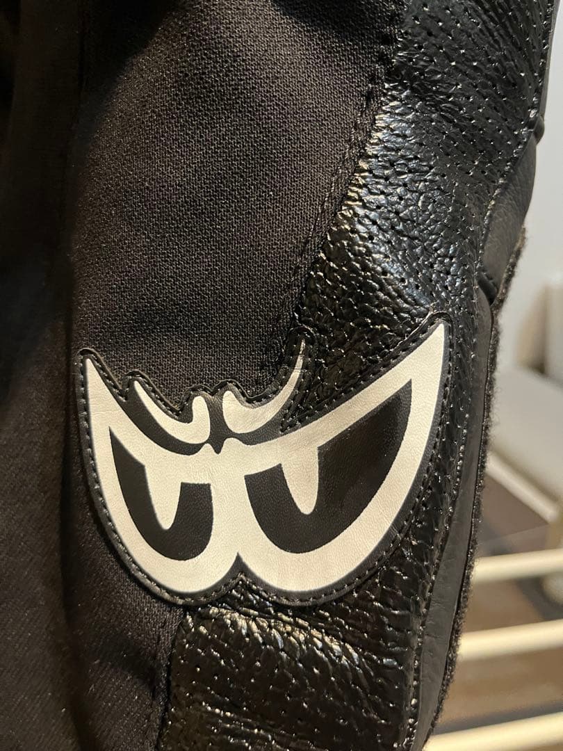 BERIK レーシングスーツ 黒/赤/白