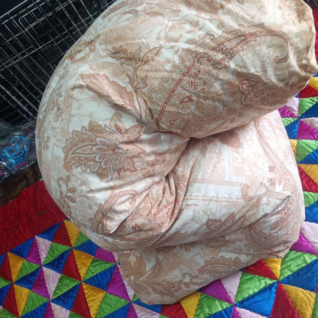 羽毛掛け布団 ベージュ系　ダウン97%　中羽毛1.1㌔ シングルサイズ