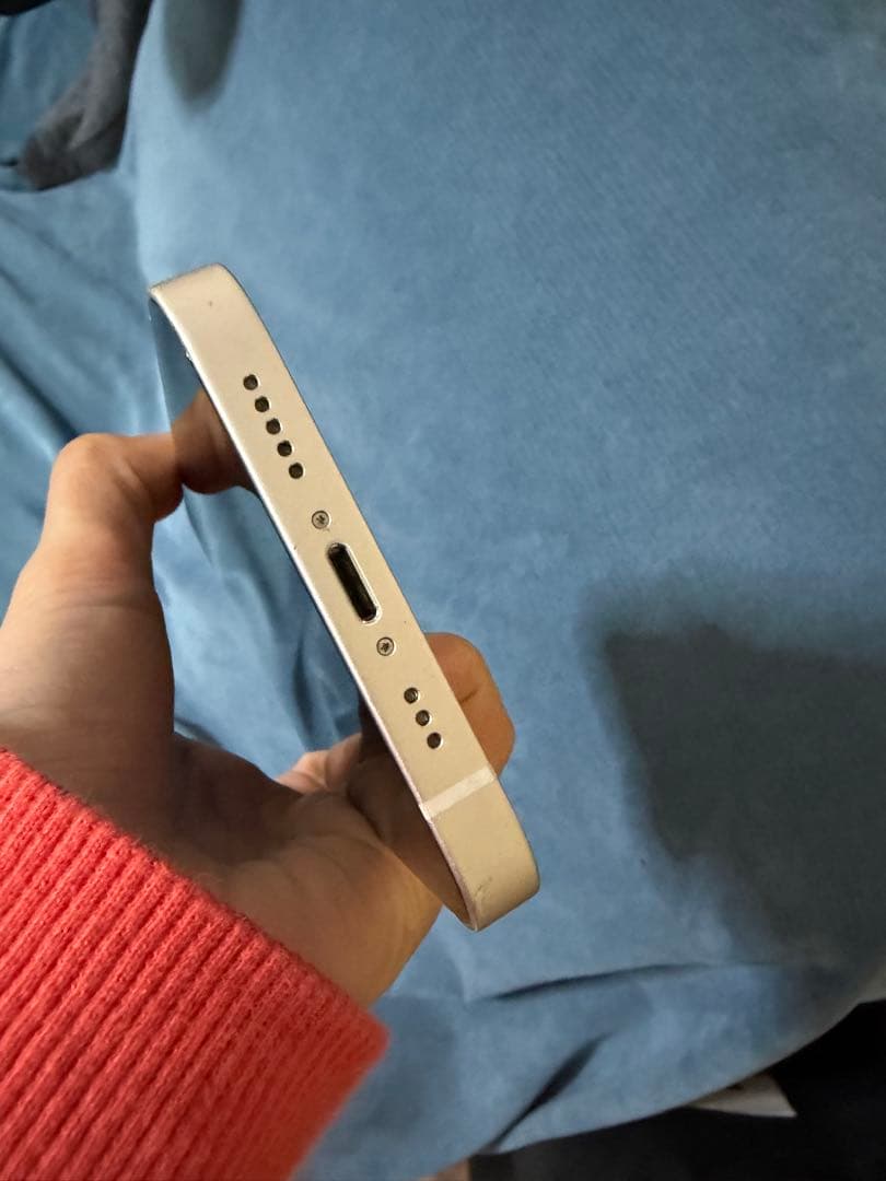 Apple iPhone 13 ホワイト 本体とケーブル