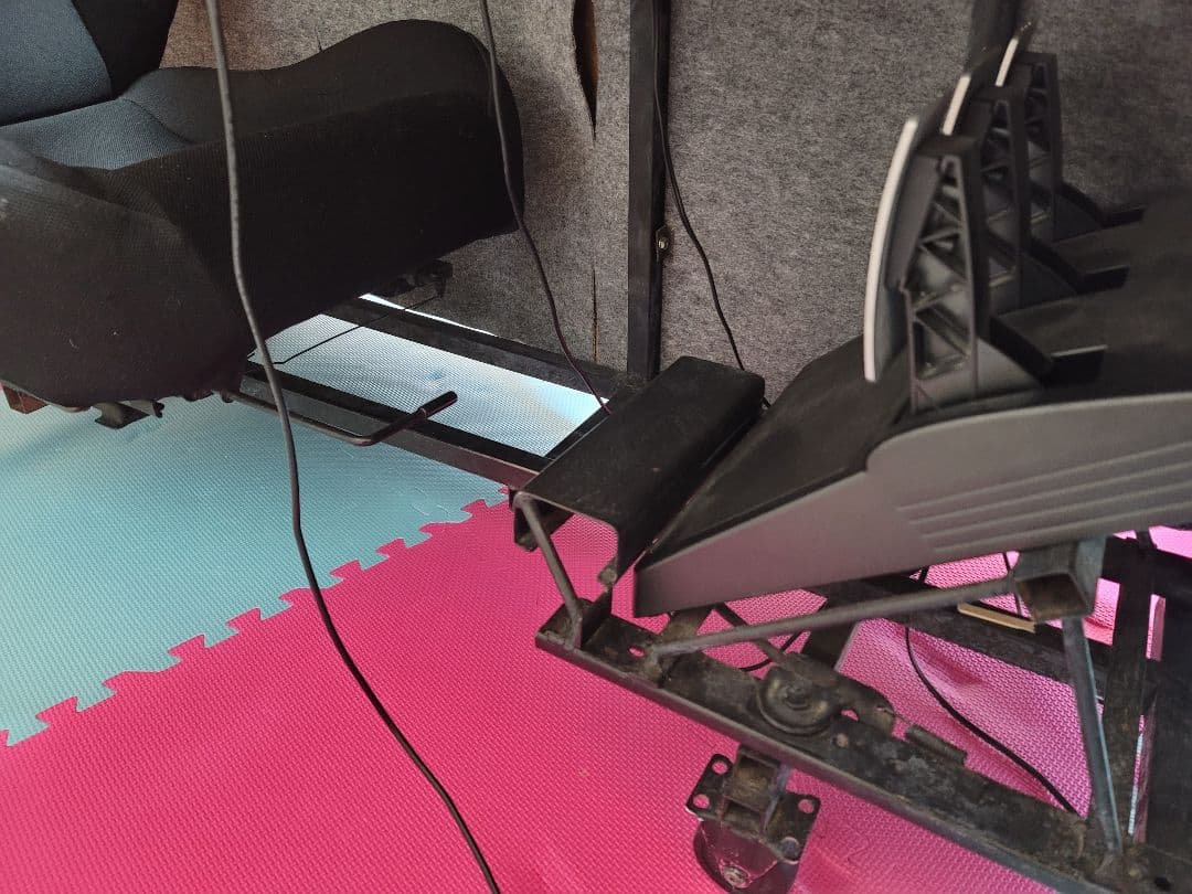 レーシングコックピット　発送はできません　直接渡し　兵庫県