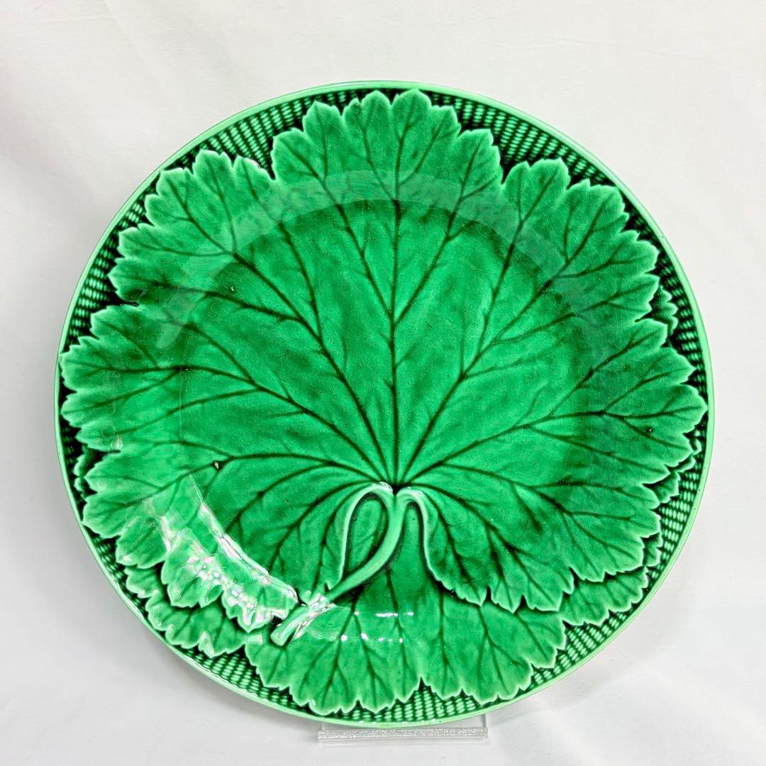 美品　ウェッジウッド　マジョリカ焼き　グリーンリーフ　キャベツの葉　プレート