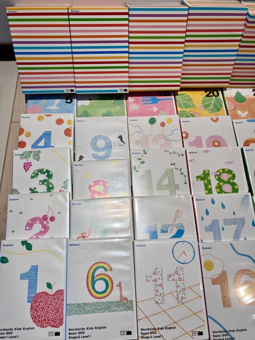 6割新品未開封ワールドワイドキッズDVD30点&CD24点&絵本26点