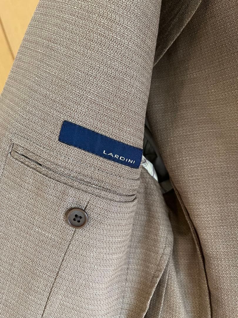 LARDINI ジャガードベージュコットンリネンスーツ