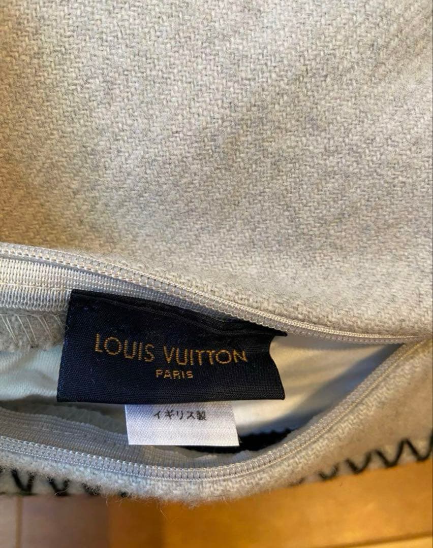 LOUIS VUITTON 宇宙飛行士クッション