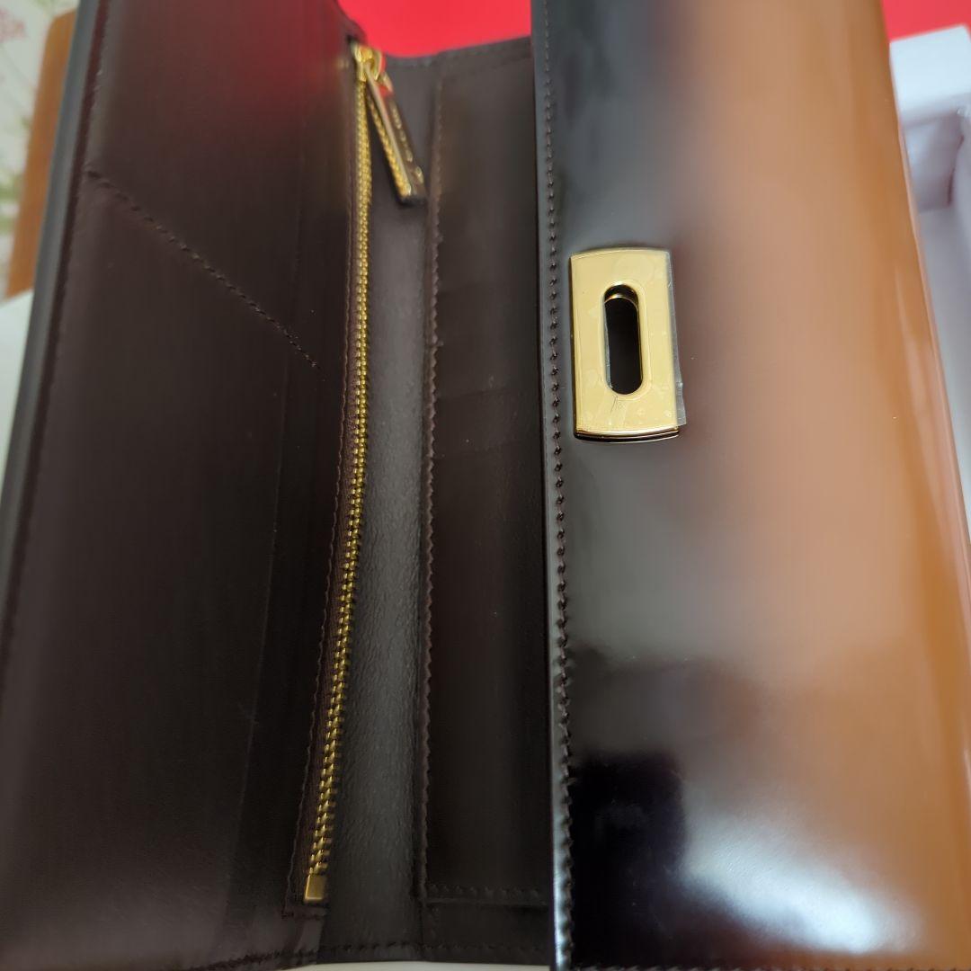 新品未使用　FERRAGAMO 　ワンダレディス　エナメル長財布　黒✕茶