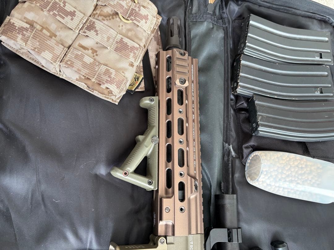 し*ね様 次世代電動ガン タンカラー 専用ケース付き