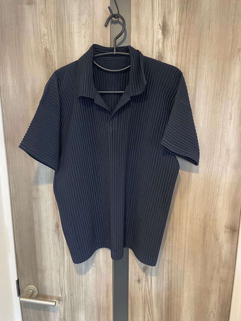 オムプリッセイッセイミヤケ BASICS ポロシャツネイビー