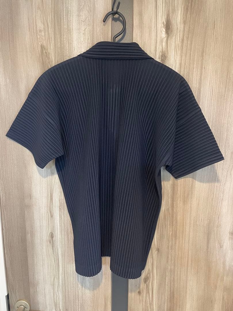 オムプリッセイッセイミヤケ BASICS ポロシャツネイビー