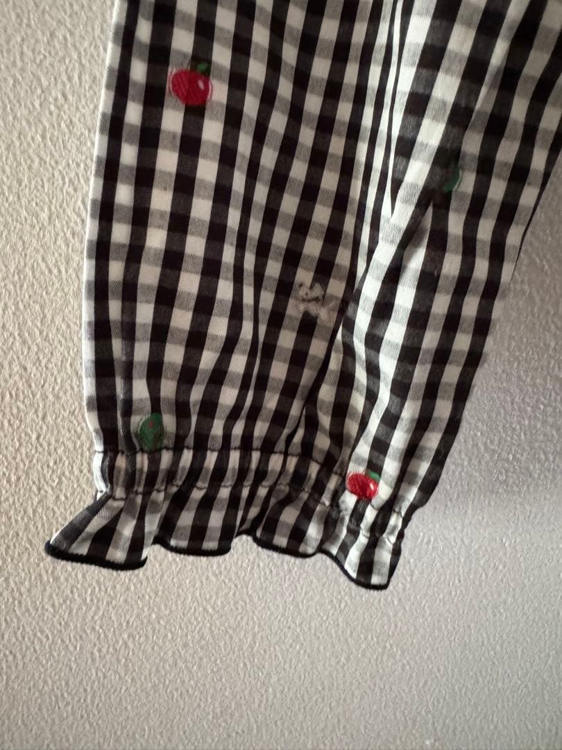 新品未使用familiarギンガムチェック刺繍ワンピース（長袖）