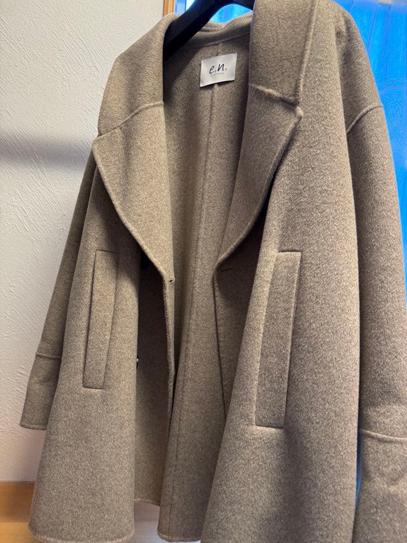 e.n. ベージュ ダブルブレスト ピーコート　ミドル丈　ウール100%