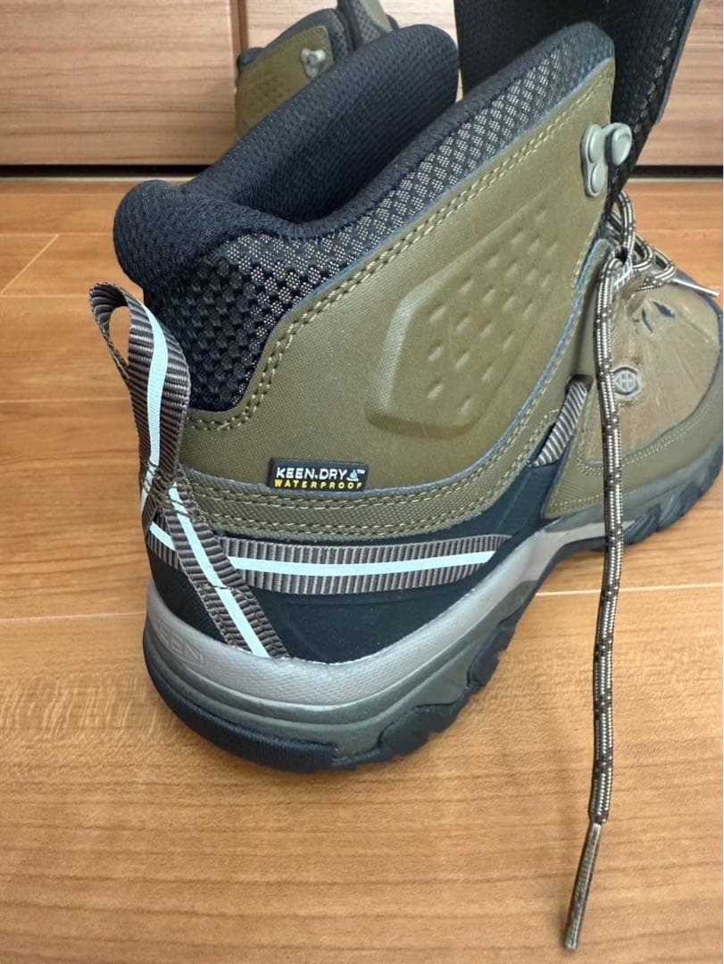 KEEN キーン　トレッキングシューズ