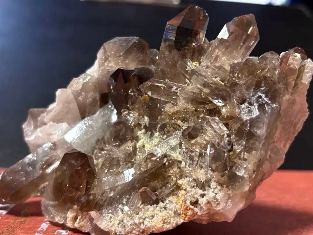 【超キラキラ透明】天然スモーキークォーツ 大きめクラスター 煙水晶(ブラジル産)