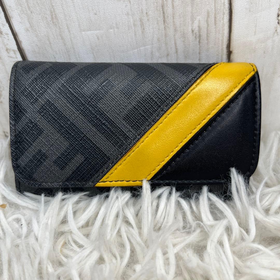 FENDI ズッカ　ズッキーノ　キーケース キーホルダー　PVC レザー　ロゴ