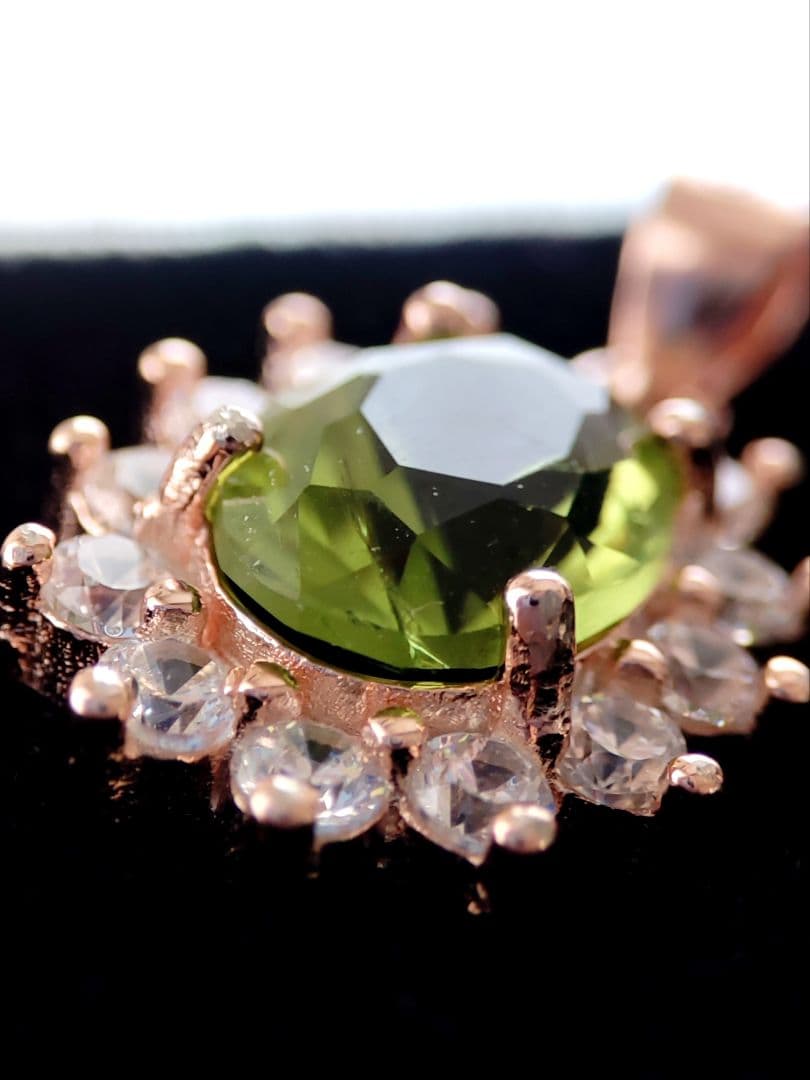 オーバルペリドット　ペンダントトップ