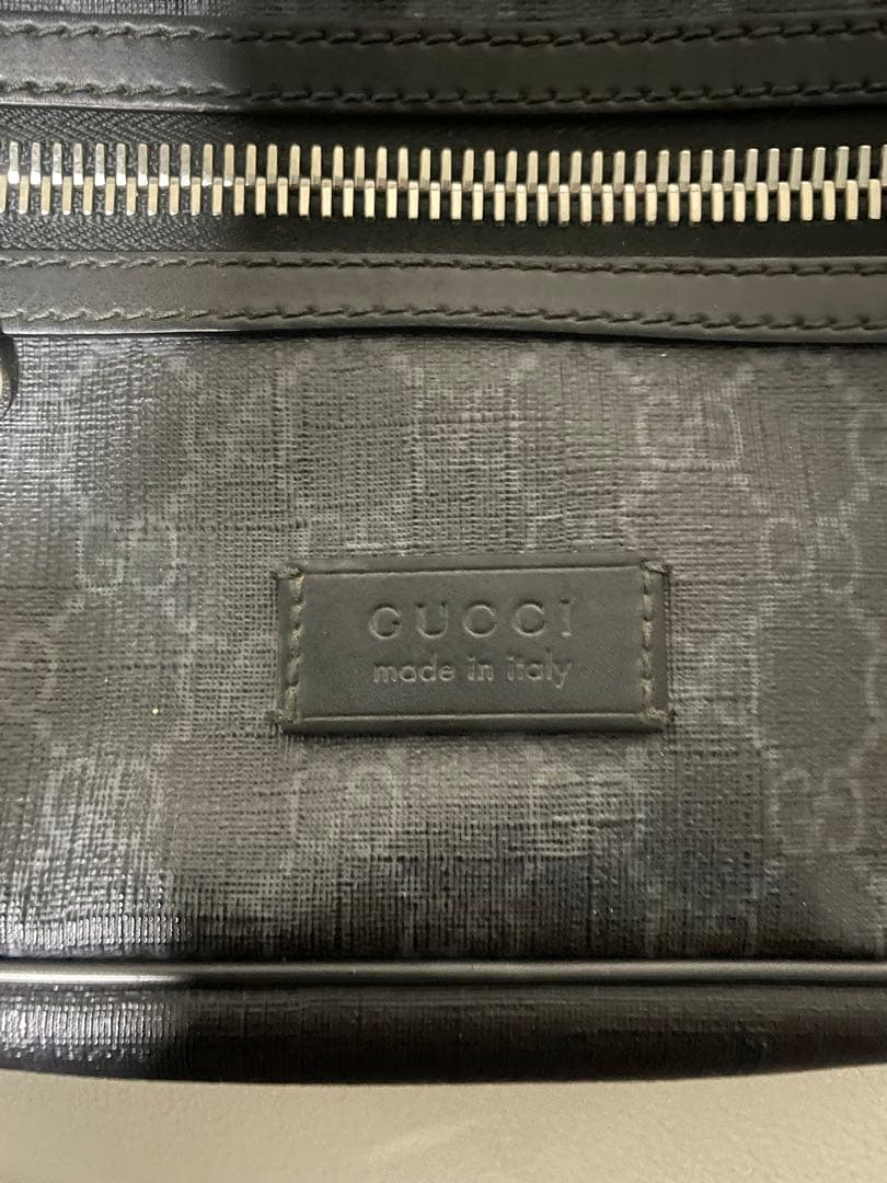 GUCCI ボディバッグ