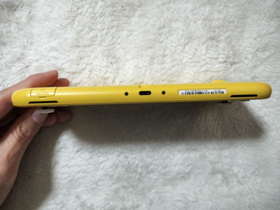 動作品Nintendo Switch Lite イエロー 本体