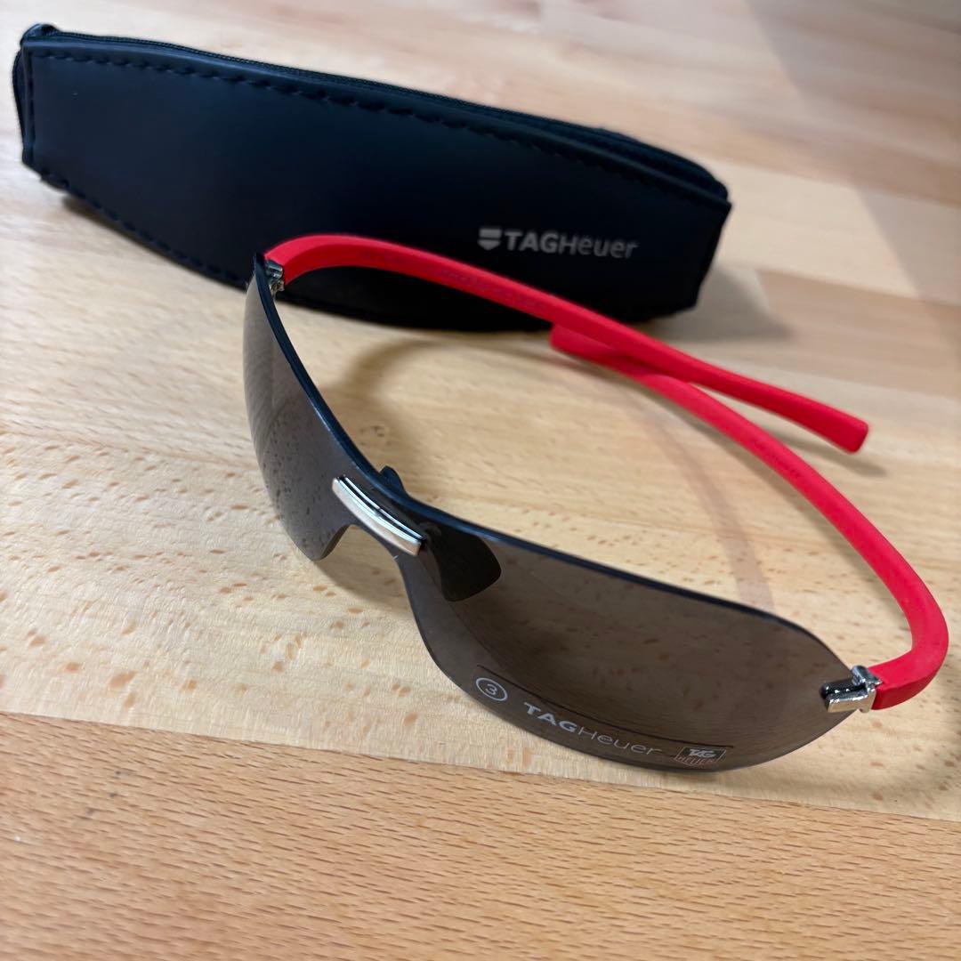 TAG Heuer スポーツサングラス ダークグレー/レッド（正規品）