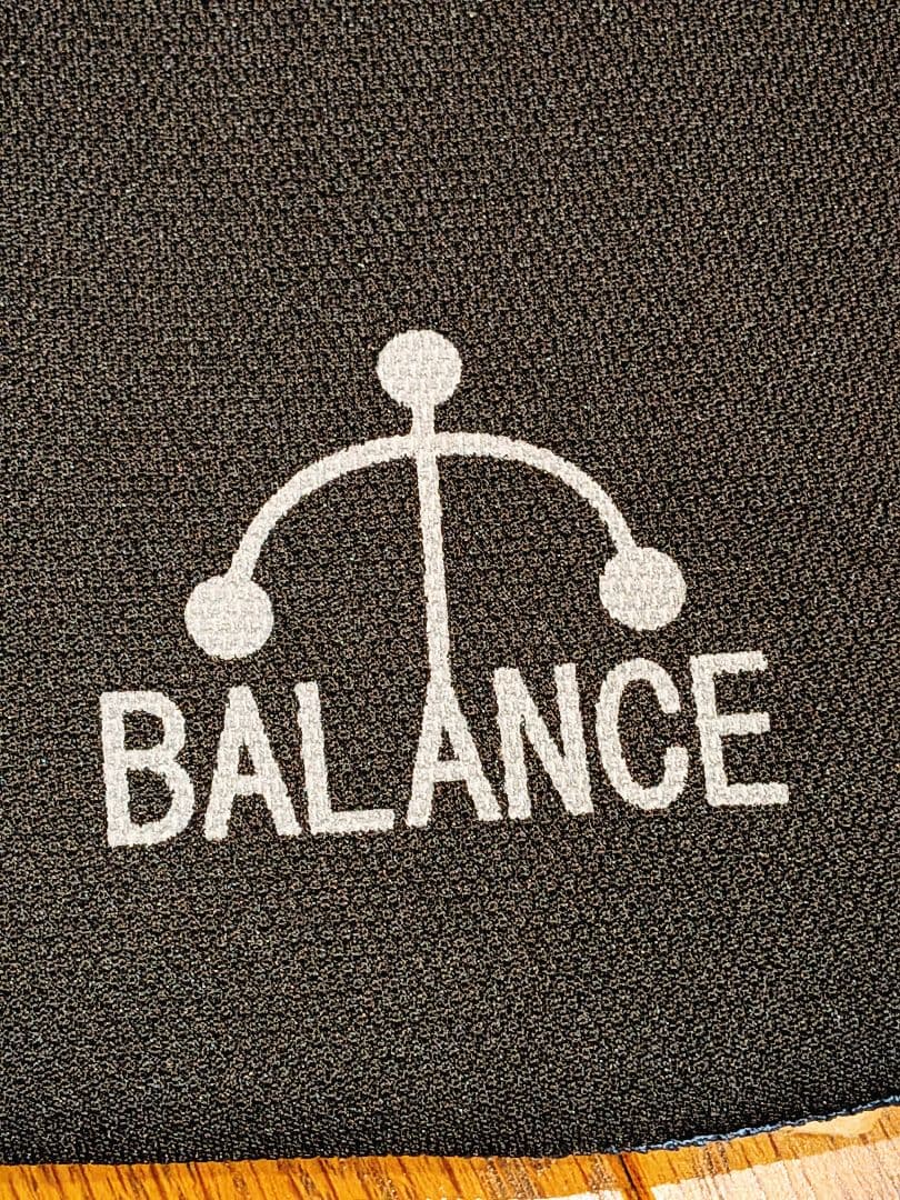 【新品未使用】BALANCE工房 坐骨調整シート二代目楽座衛門 二つ折り座布団