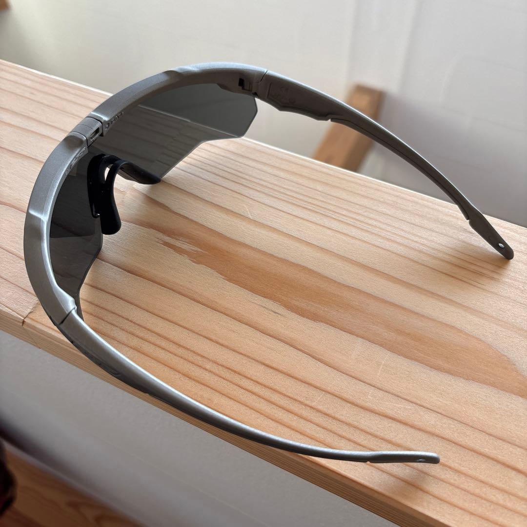 ESS サングラス　ナロー　チタニウムフレーム/スモークグレイレンズ