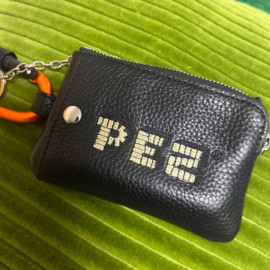 イアパピヨネ 「PEZ(ペッツ) ×ear」「牛革」カラビナ付きパス＆キーケース