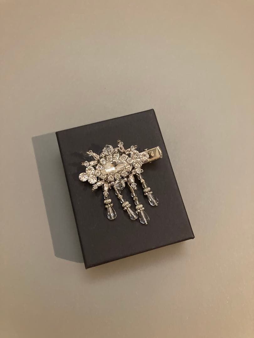 tanaka daisuke ヘアクリップ　右