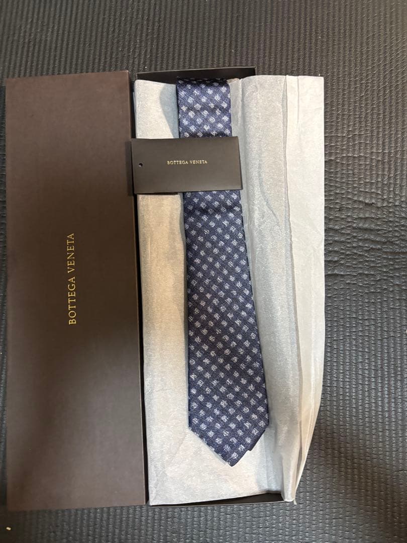 新品　BOTTEGA VENETA ネクタイ　ネイビー　タグあり