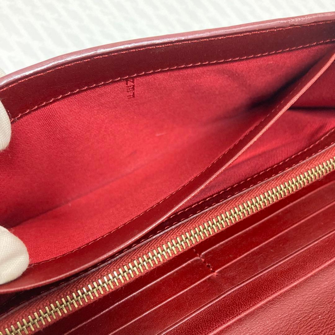 FENDI ズッキーノ　エナメル　長財布　Red