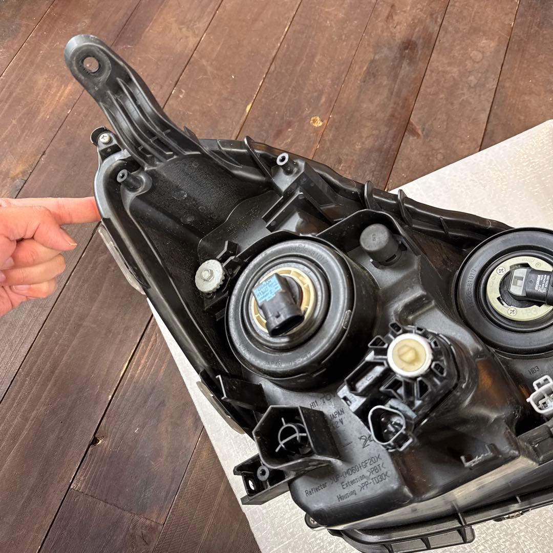 トヨタ 純正 アクア 中期 ヘッドライト 左 P席側