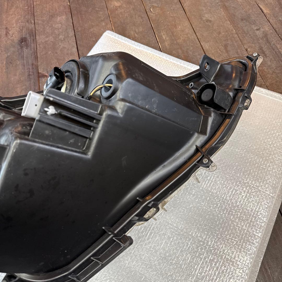 トヨタ 純正 アクア 中期 ヘッドライト 左 P席側