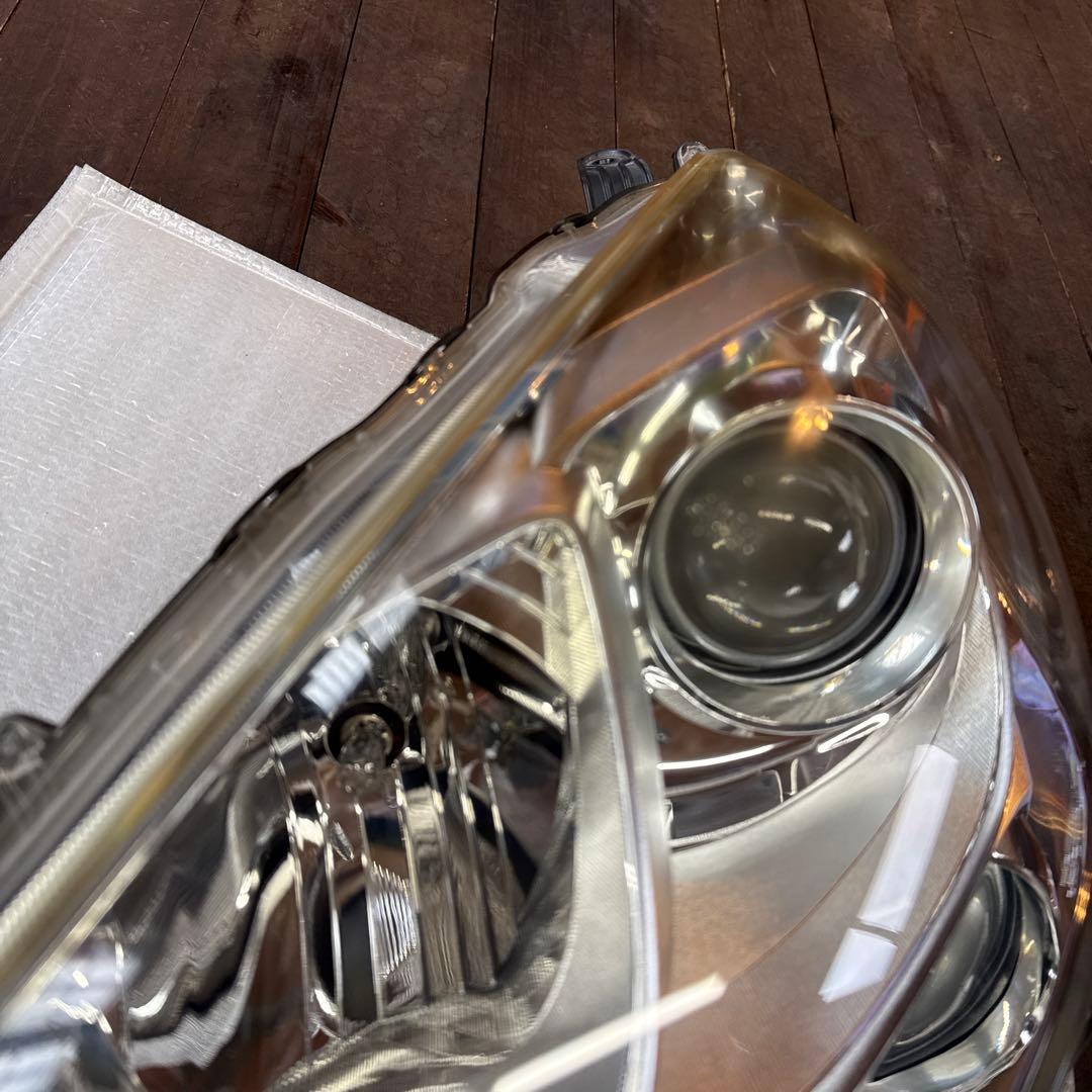 トヨタ 純正 アクア 中期 ヘッドライト 左 P席側