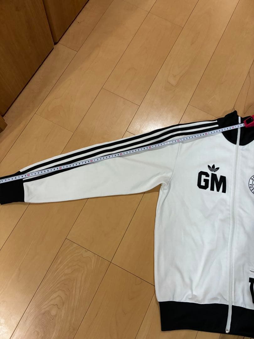 adidas オリジナルスジャージ ドイツ代表　ゲルト・ミュラープリント