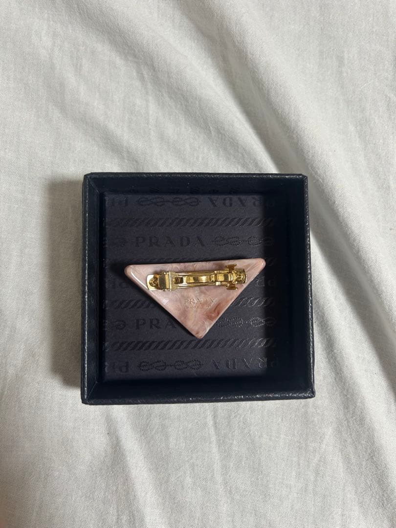 ぽめはむPRADA プレキシガラス ヘアクリップ