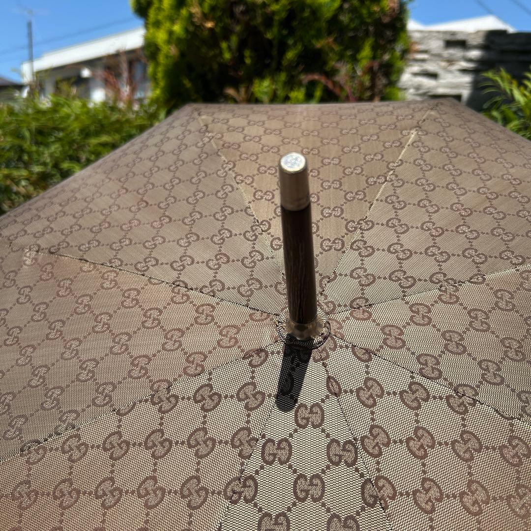 美品 GUCCI グッチ 傘 大きめサイズ GG柄 レイングッズ