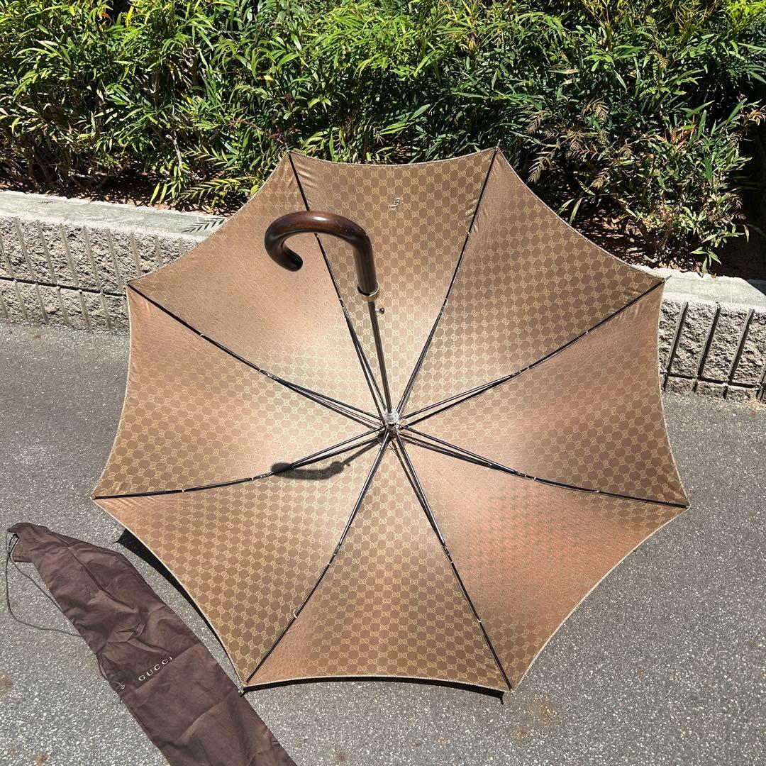 美品 GUCCI グッチ 傘 大きめサイズ GG柄 レイングッズ
