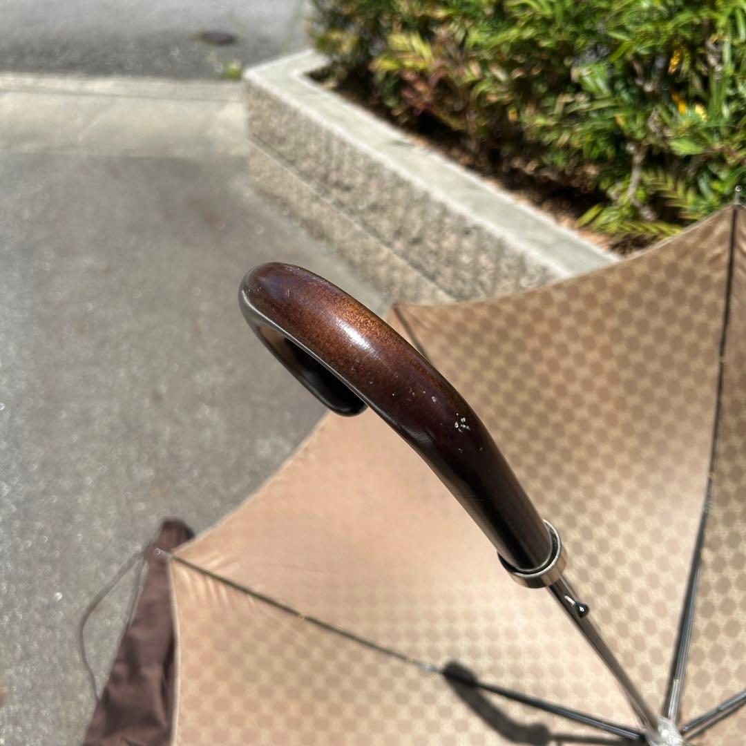 美品 GUCCI グッチ 傘 大きめサイズ GG柄 レイングッズ