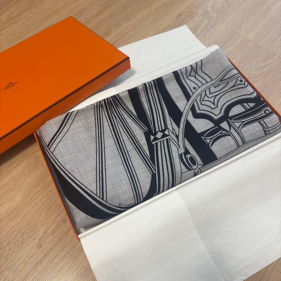 エルメス　カレジェアン　四輪馬車の車輪バンダナ　カシシル　カシミアシルク　140