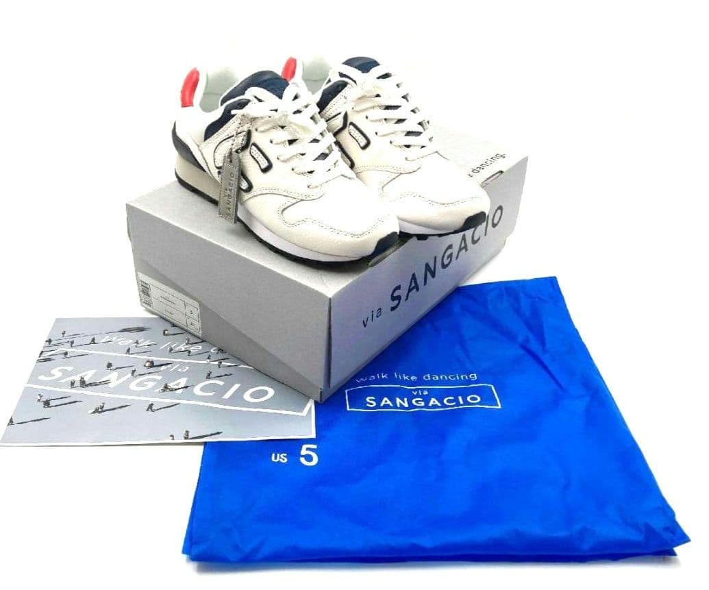 サンガッチョ　にゅ〜ず トリコロール スニーカー サイズ23cm チャーム付き