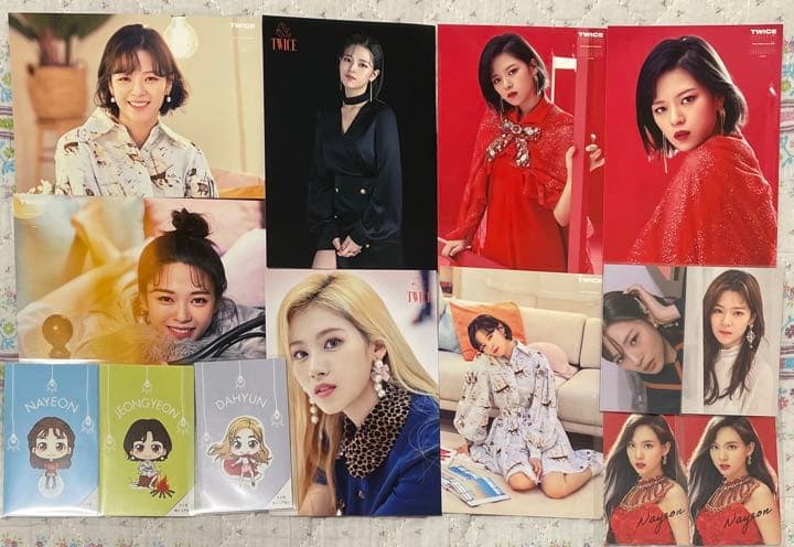 サナ　ミナ　モモ　ナヨンtwice アルバム　トレカ　写真集　缶バッジ　アクスタ